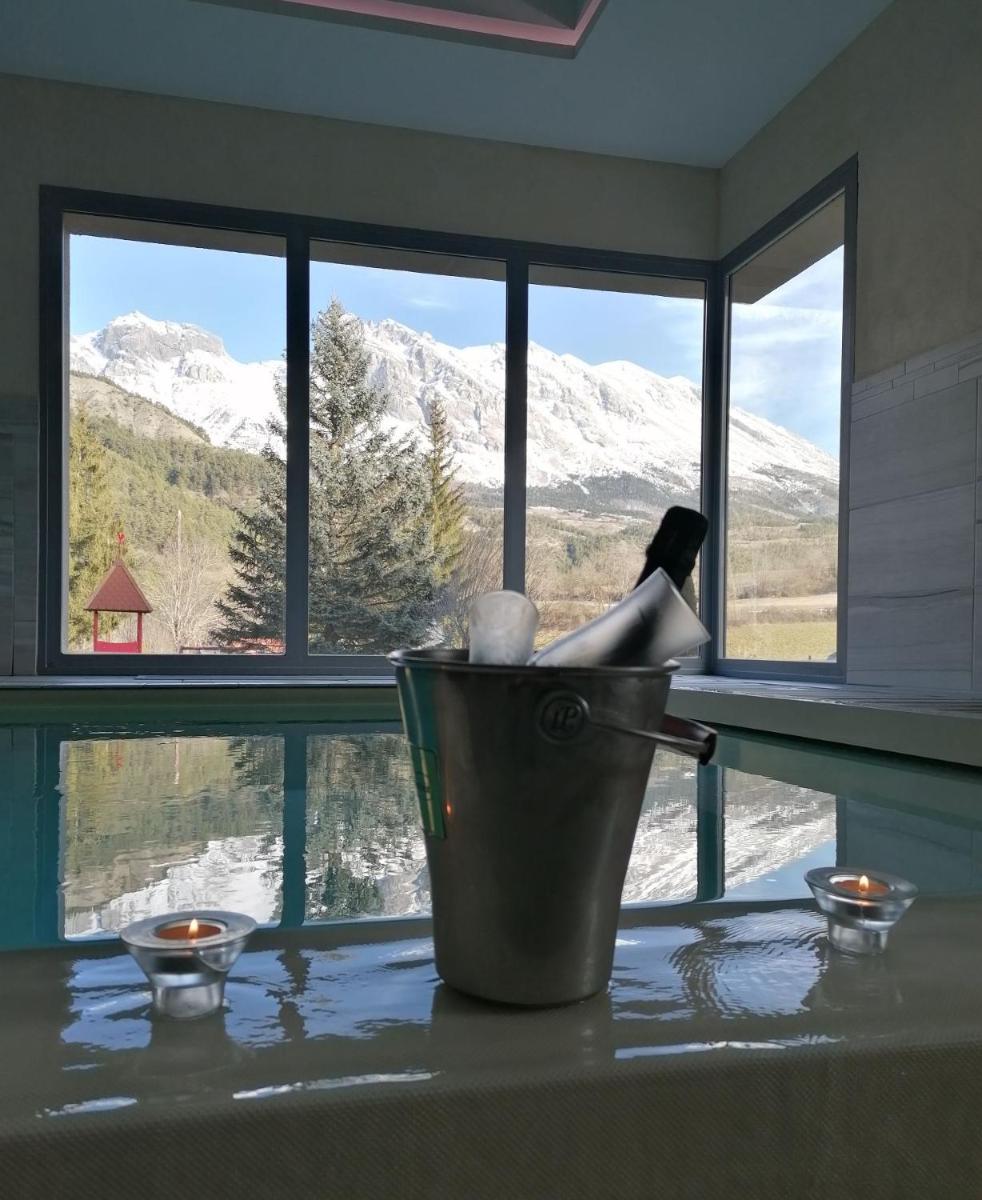 Vue générale sur la montagne ou vue sur la montagne depuis l'hôtel