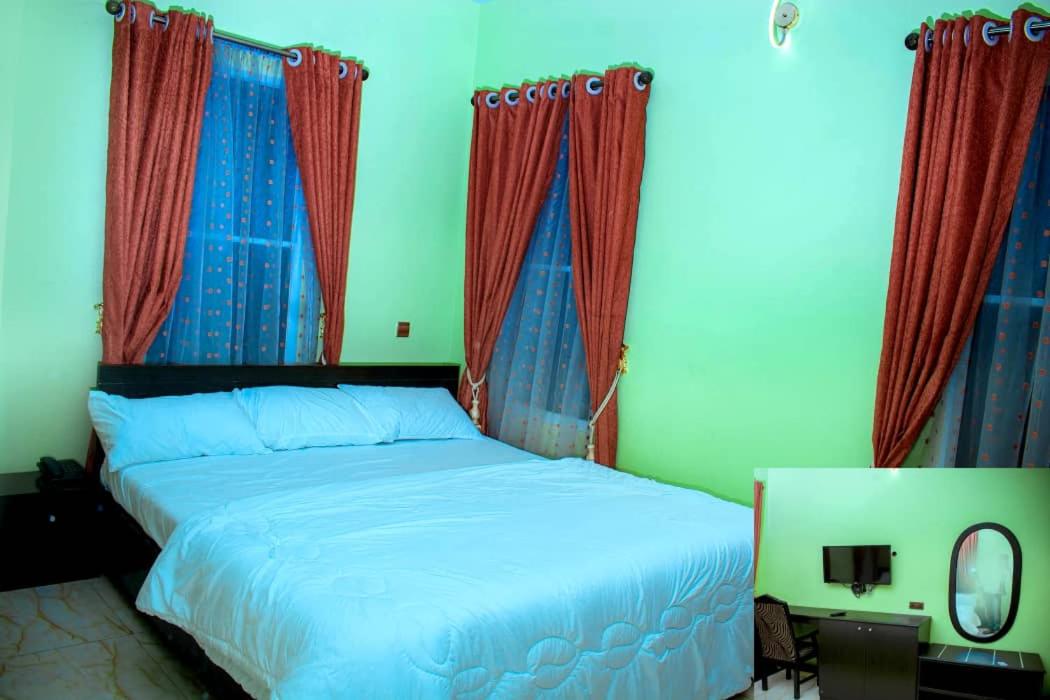 Mexiloyd Luxury Rooms & Suites - Housity