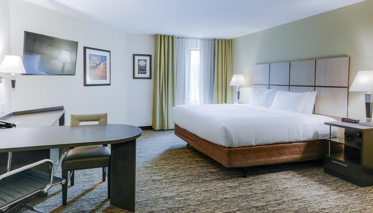 Candlewood Suites Lakeville I-35 by IHG - Housity