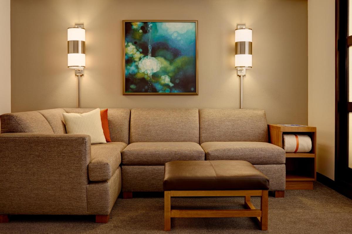 Hyatt Place Chicago - Lombard/Oak Brook - Housity