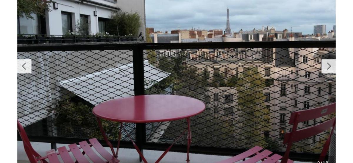 Large studio eiffel tower lacoste - Housity
