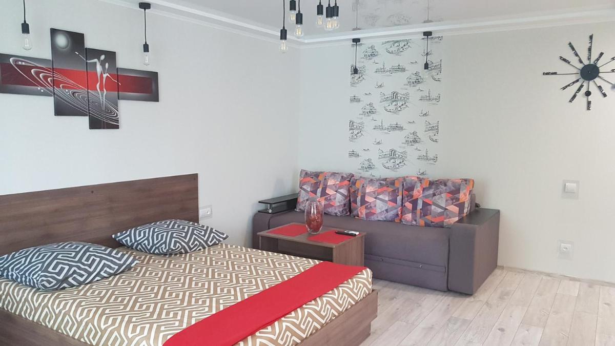 Suitetrails - LOFT studio Apartment on Teslenkа street