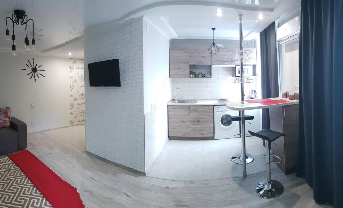 Suitetrails - LOFT studio Apartment on Teslenkа street