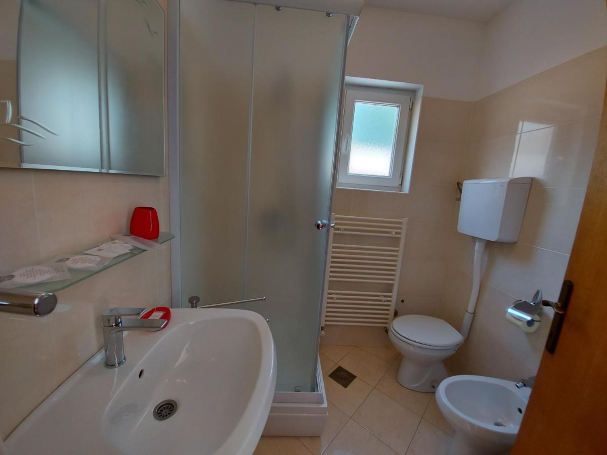 SEA & HONEY - Housity