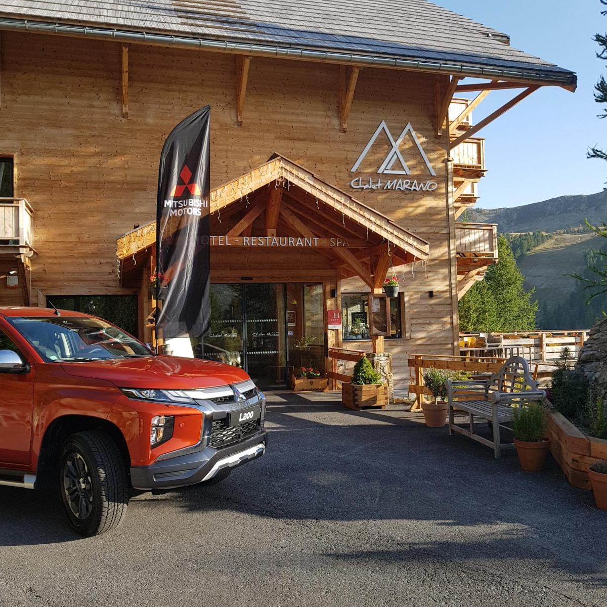 Vue générale sur la montagne ou vue sur la montagne depuis l'hôtel