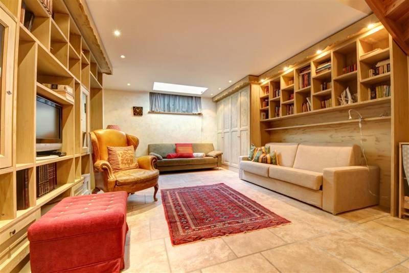 DELUXE APPARTMENT IN SAN CANDIDO - Housity