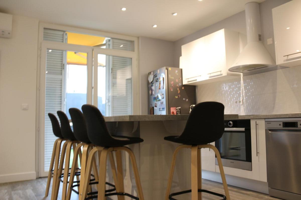 L ensoleillée MAISON 2 CHAMBRES-PRIVATE HOUSE CANNES - Housity