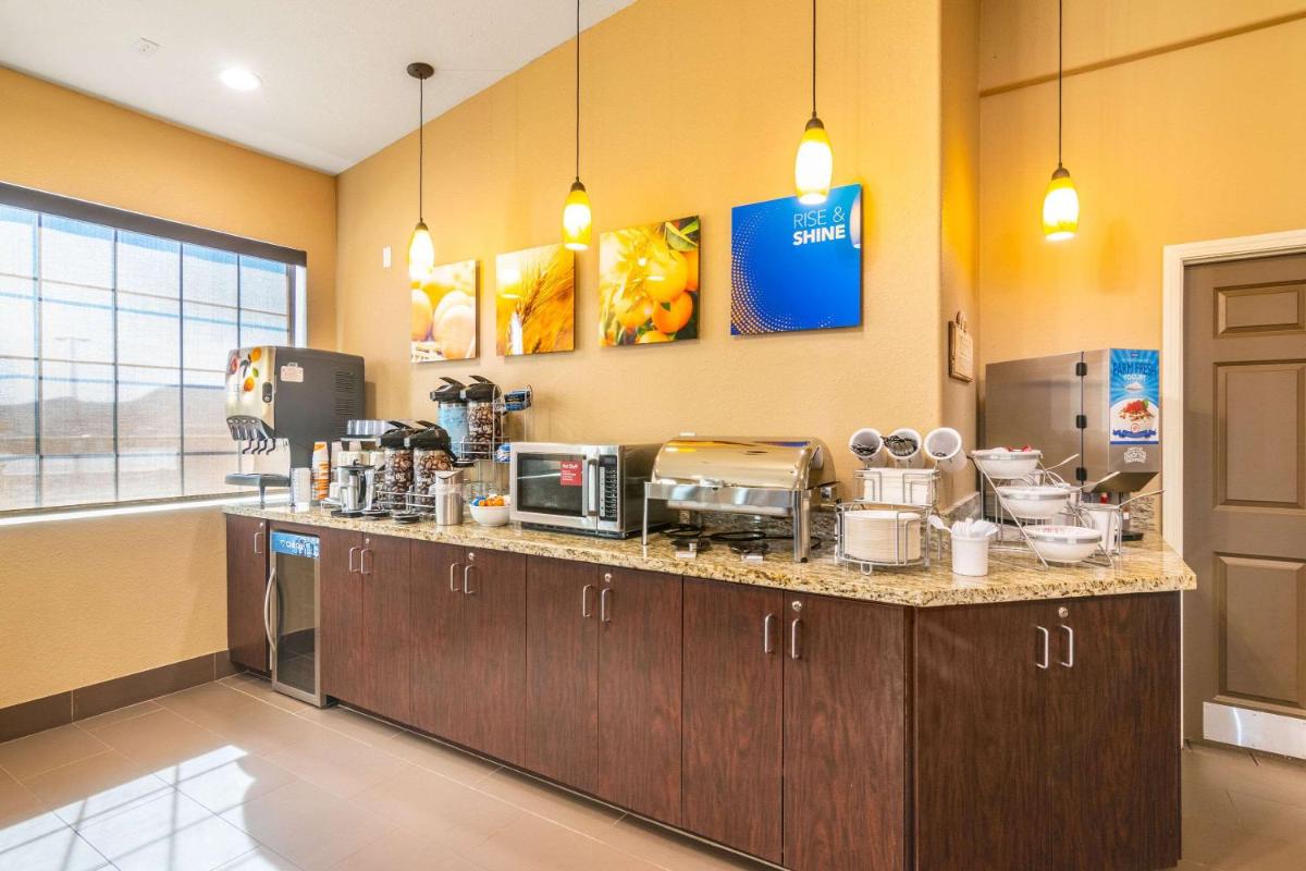 Comfort Inn & Suites Mojave - Housity