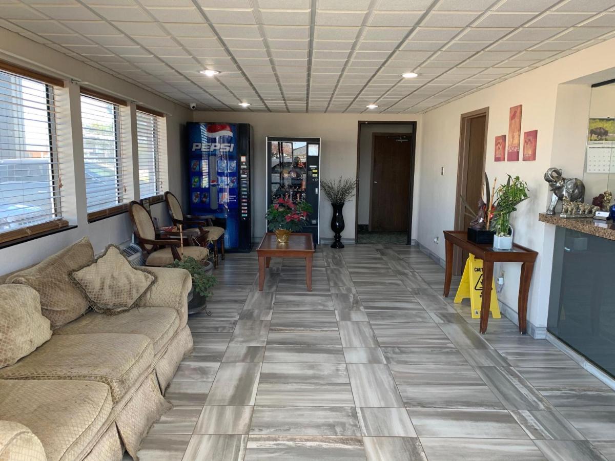 Econo Inn - Housity