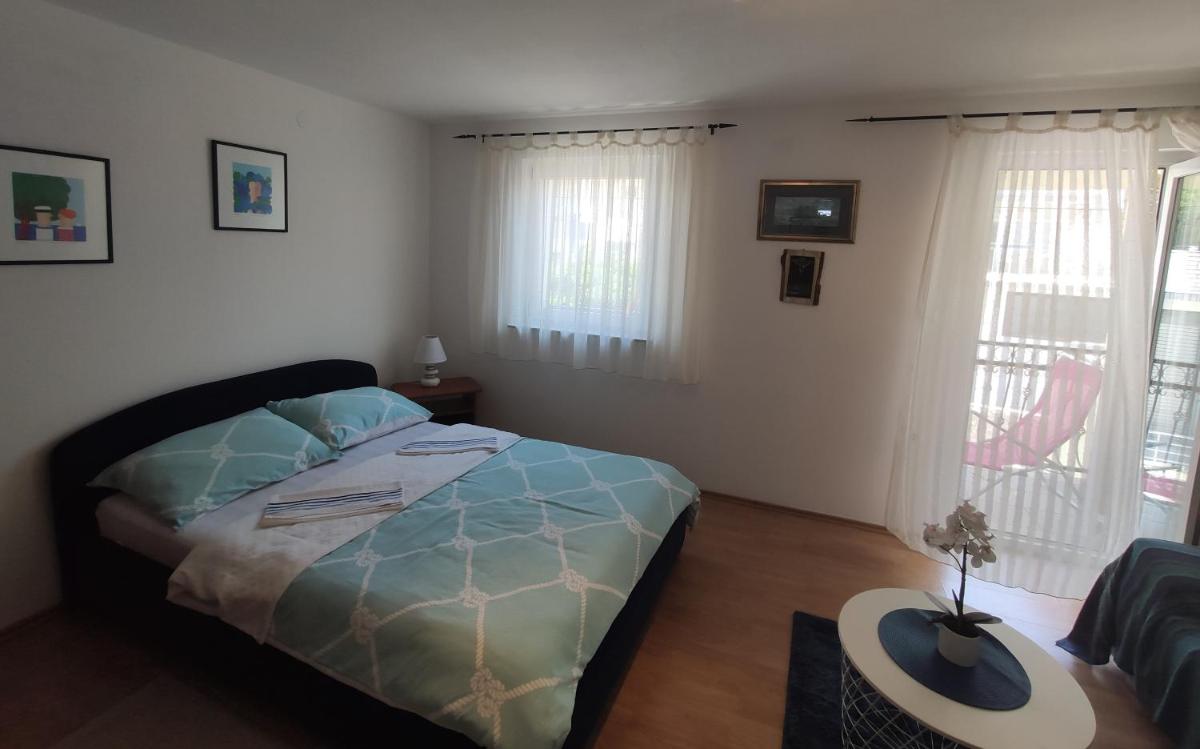 Apartmani Domi - Housity