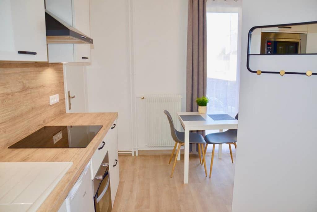 Dolmen Adrien 4 - Housity