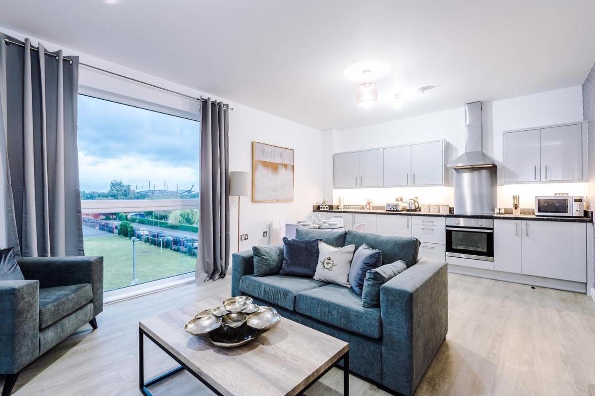 2 Bedroom Apartment Manchester Hosted By MCR Dens - Housity