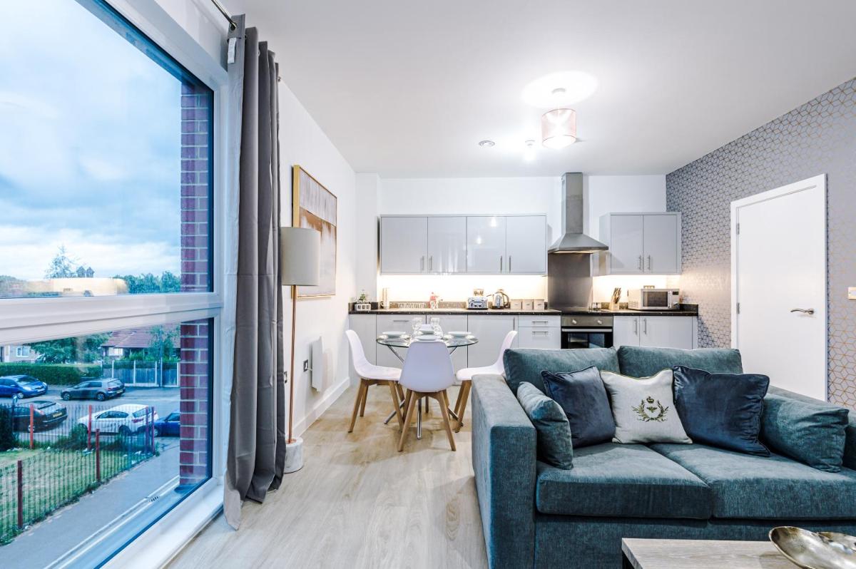 2 Bedroom Apartment Manchester Hosted By MCR Dens - Housity