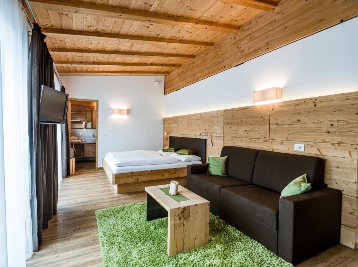 Garni Hotel Mezdi - Housity