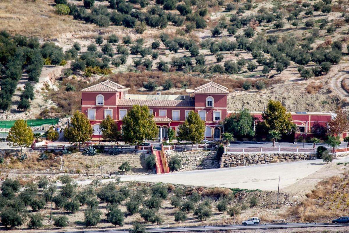 Complejo turístico y alojamientos Fuente de la Salud - Hizvo