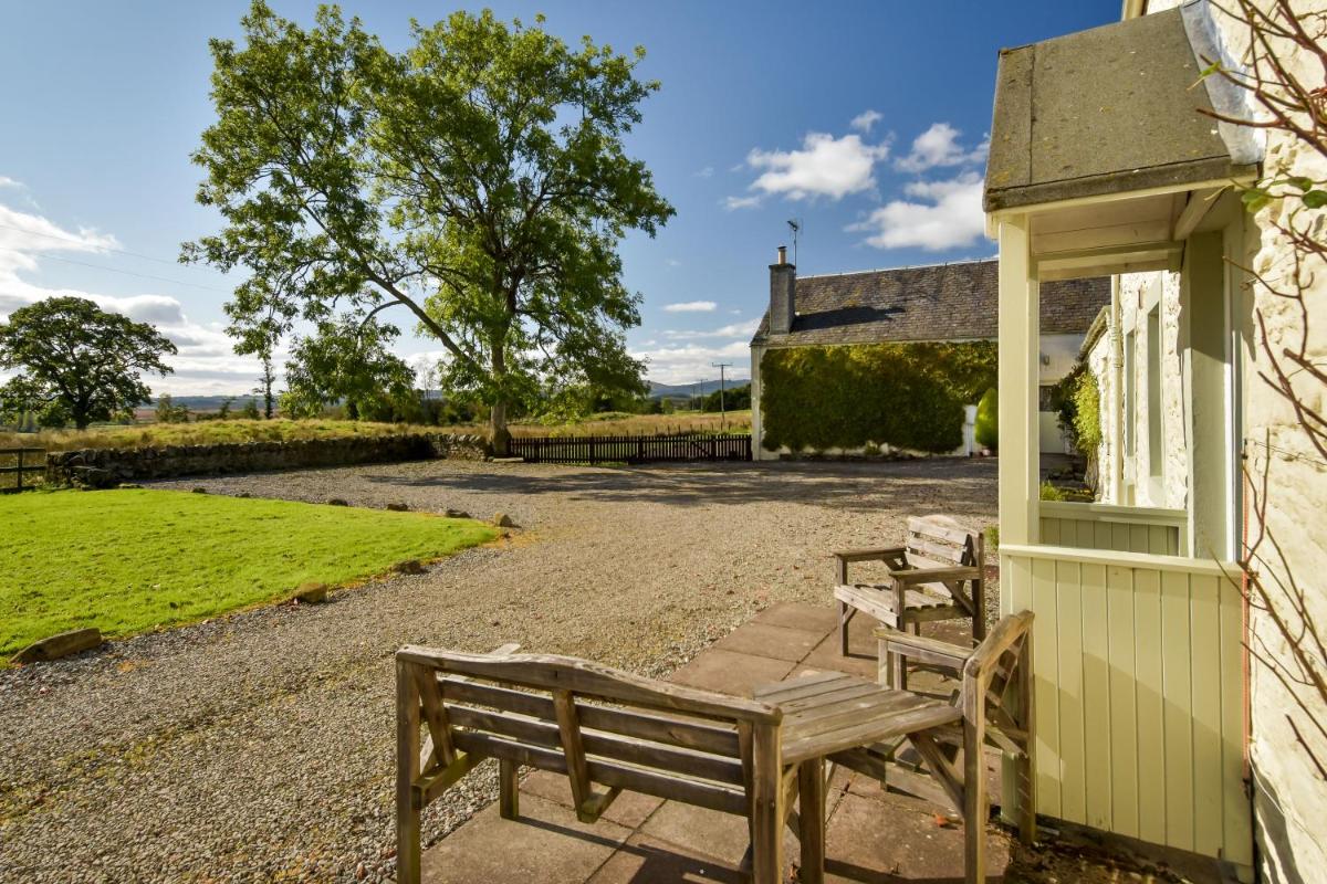 Cardross Holiday Cottages - Housity