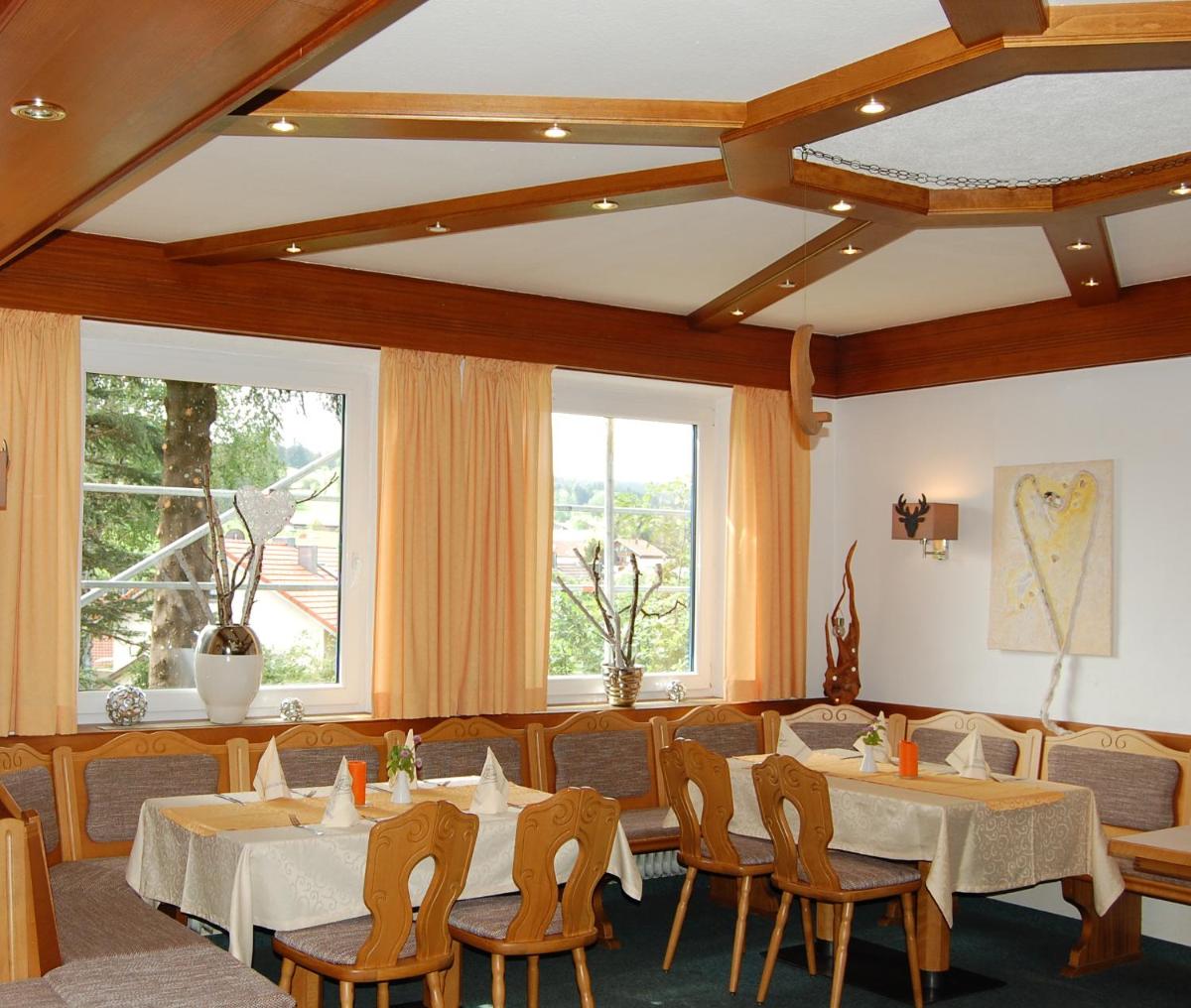 Landhotel Krone - Housity