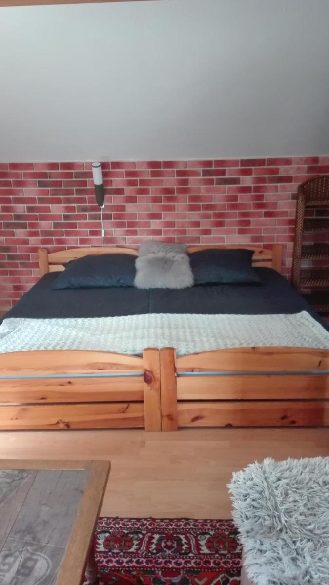 Apart - House - Housity