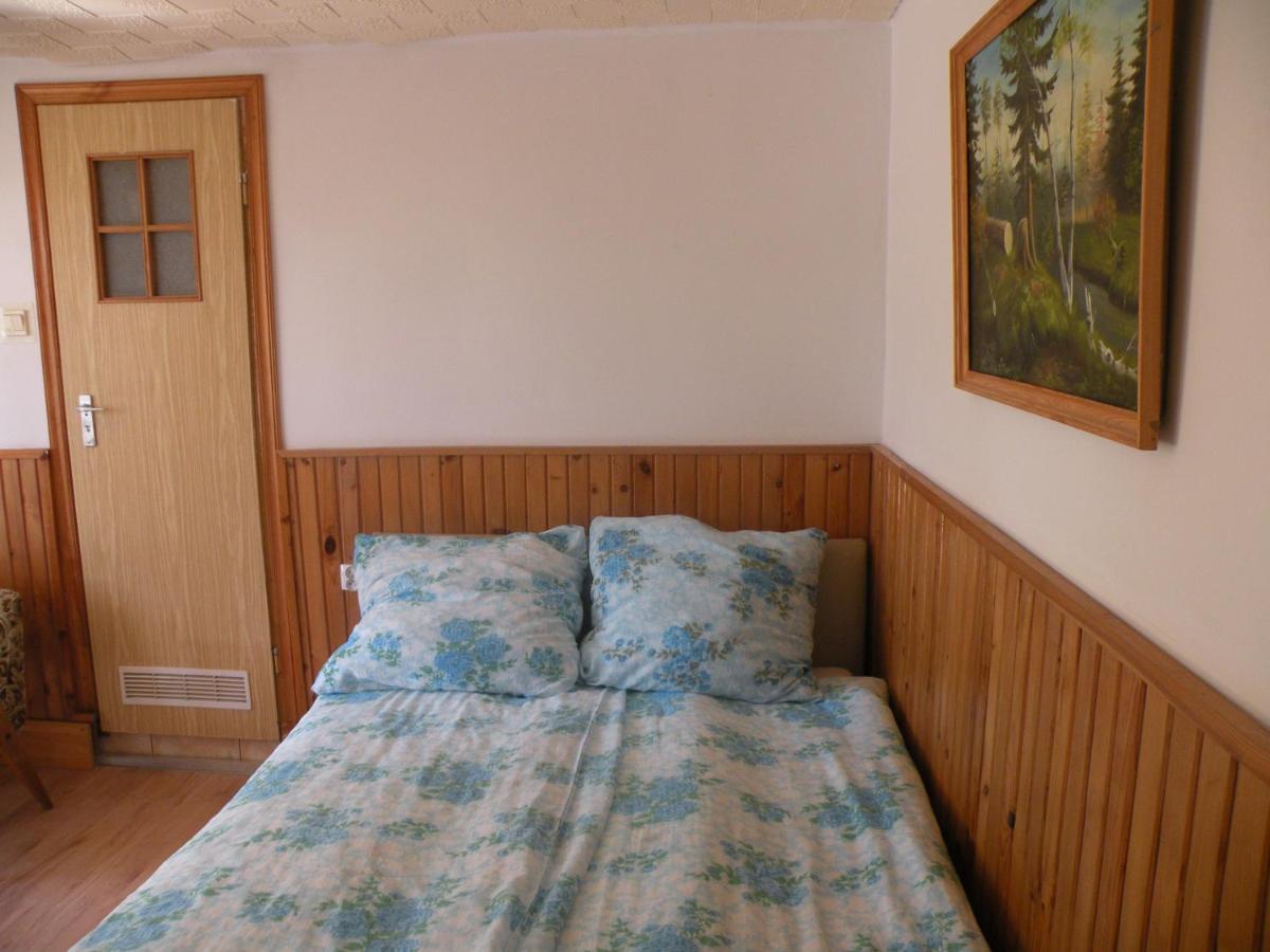Dom Wczasowy Alga w ?azach pokoje i apartamenty - Housity
