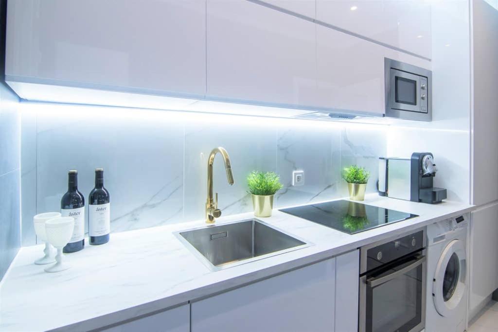 Suitetrails - LA PLAZA Luxury Apartment (City Center)