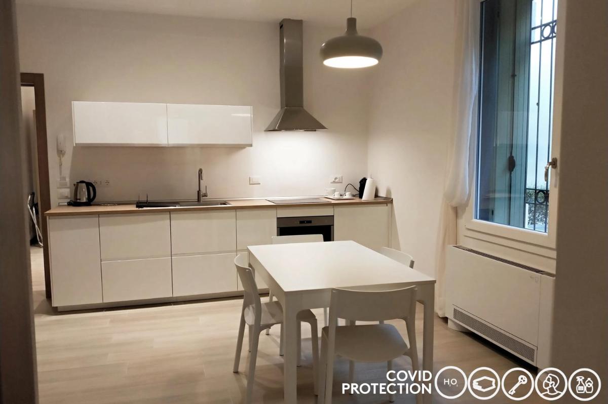 Via Poma Apartments&Rooms - Housity