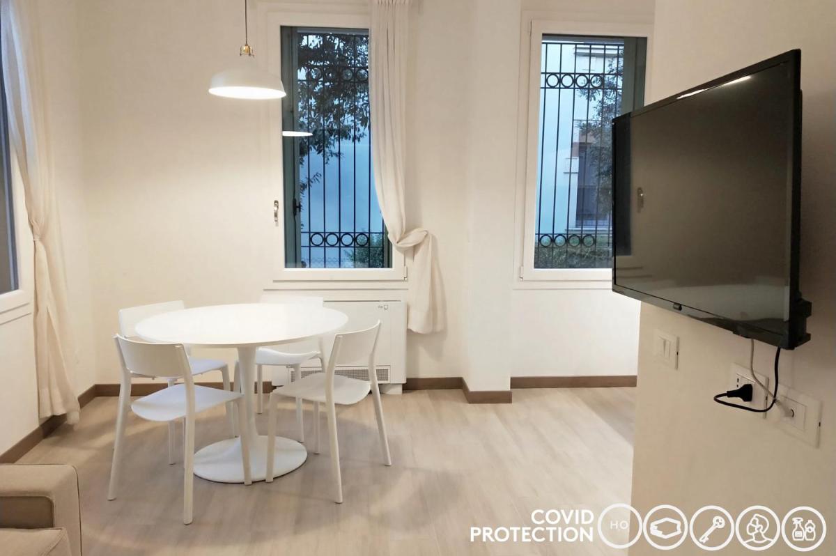 Via Poma Apartments&Rooms - Housity