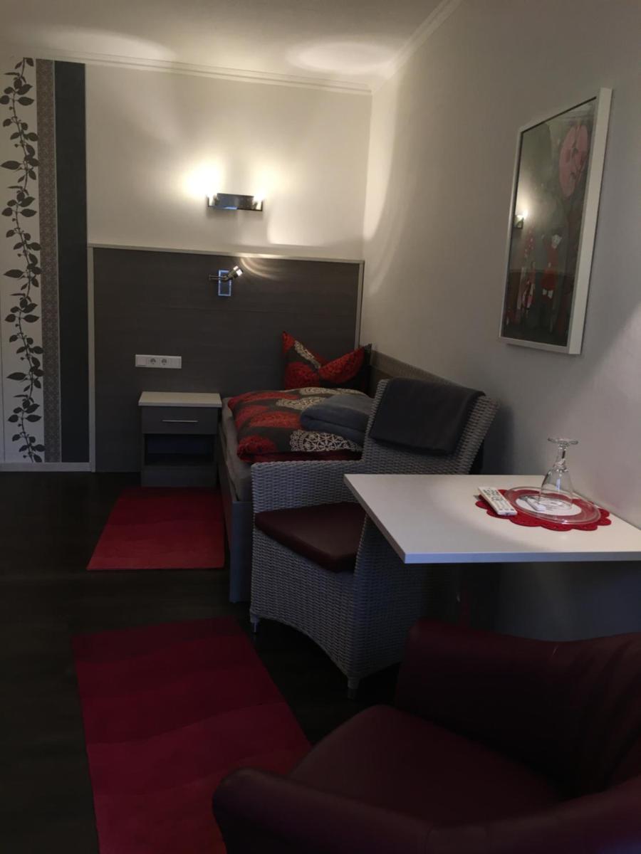 Café Feldmann & Pension - Housity
