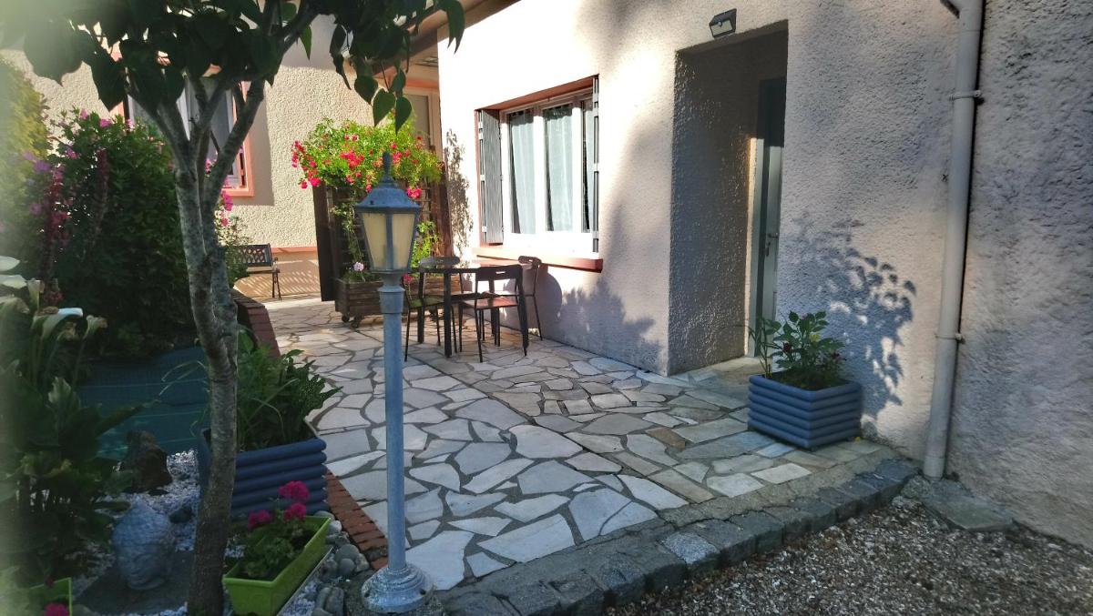 4 Rue Guy de Maupassant - Housity