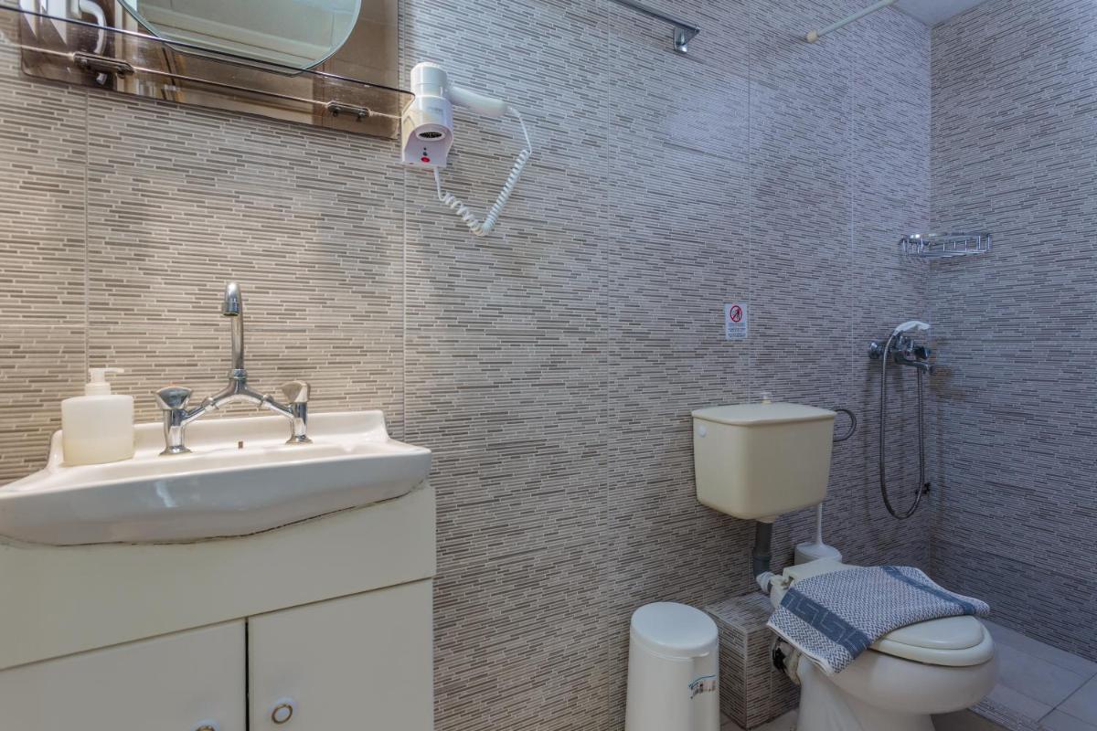 John's Rooms & Studios - Housity