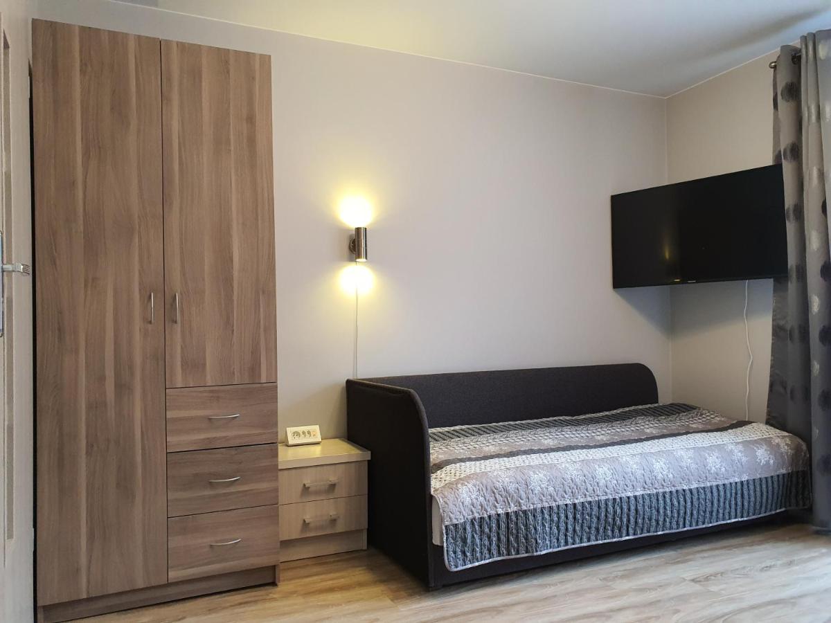 Pokoje Gościnne - Housity