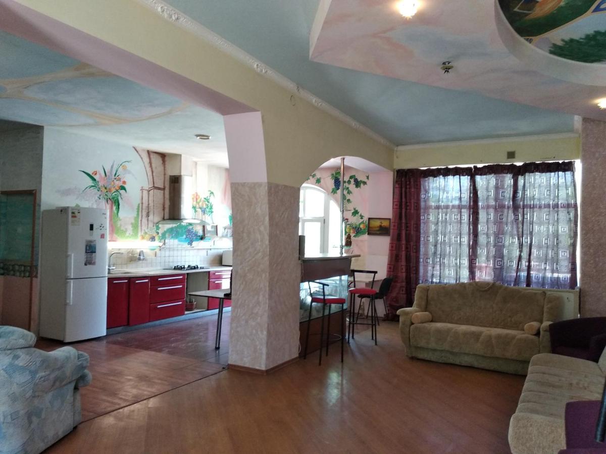 Suitetrails - Holiday Home on Seminarska
