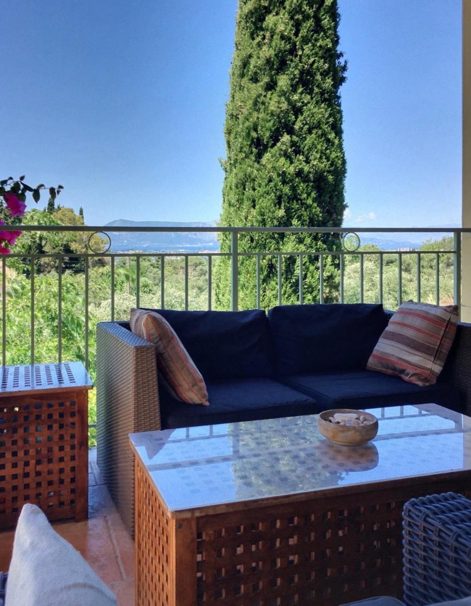 Gastouri Villa Pascalia with heated pool in October and views - Housity