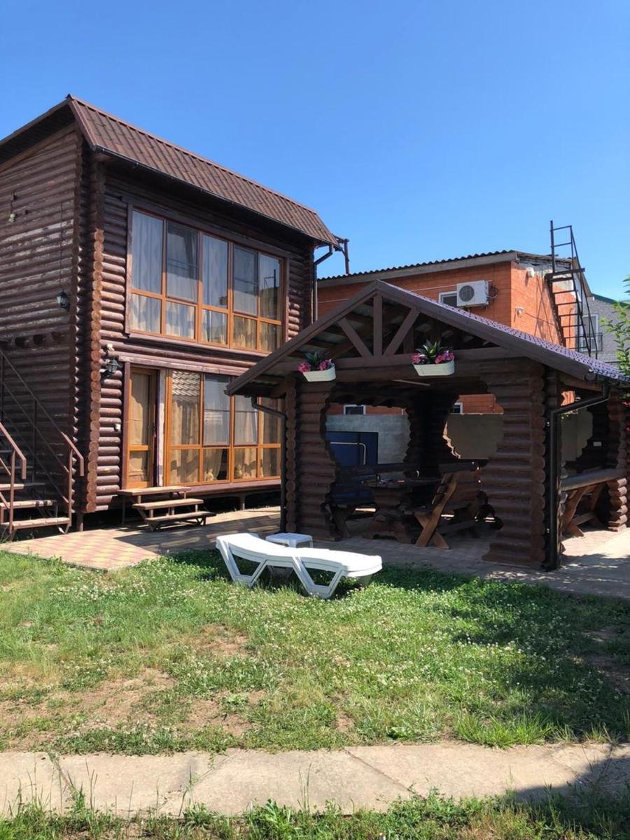 Guest house on Kubanskiy 15 - Housity