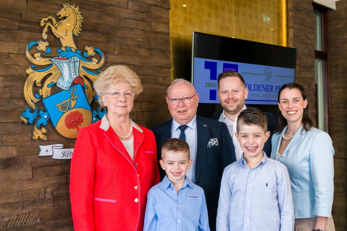 Hotel & Restaurant Goldener Pflug - Housity