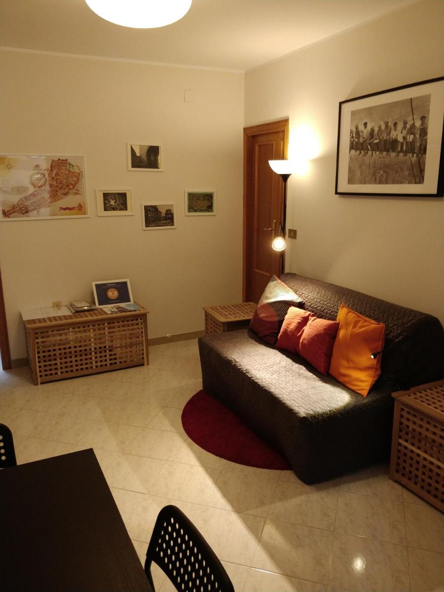 Isi GuestHouse - Housity