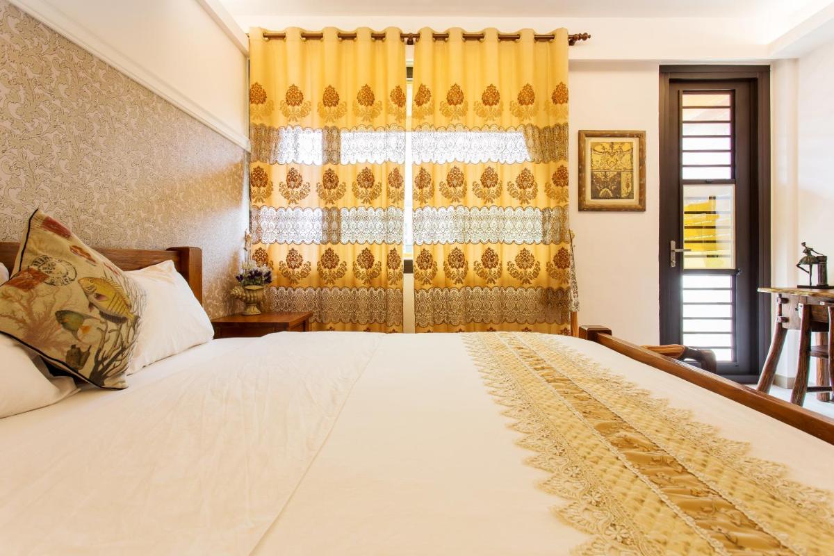 Hometown B&B - Housity