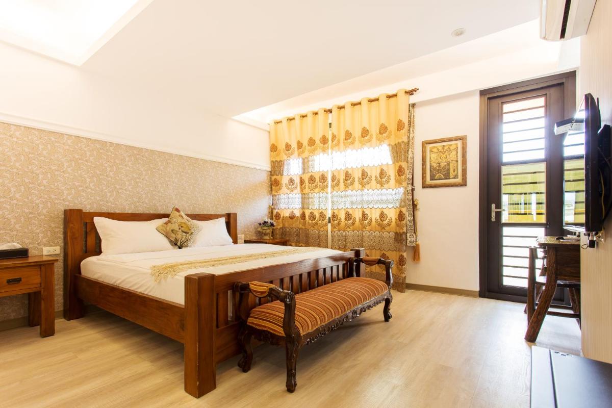 Hometown B&B - Housity