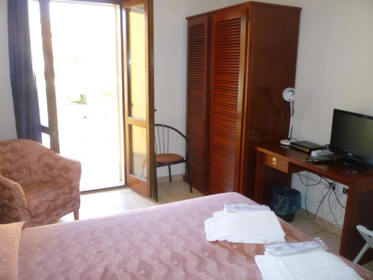 Hotel L'Ancora - Housity