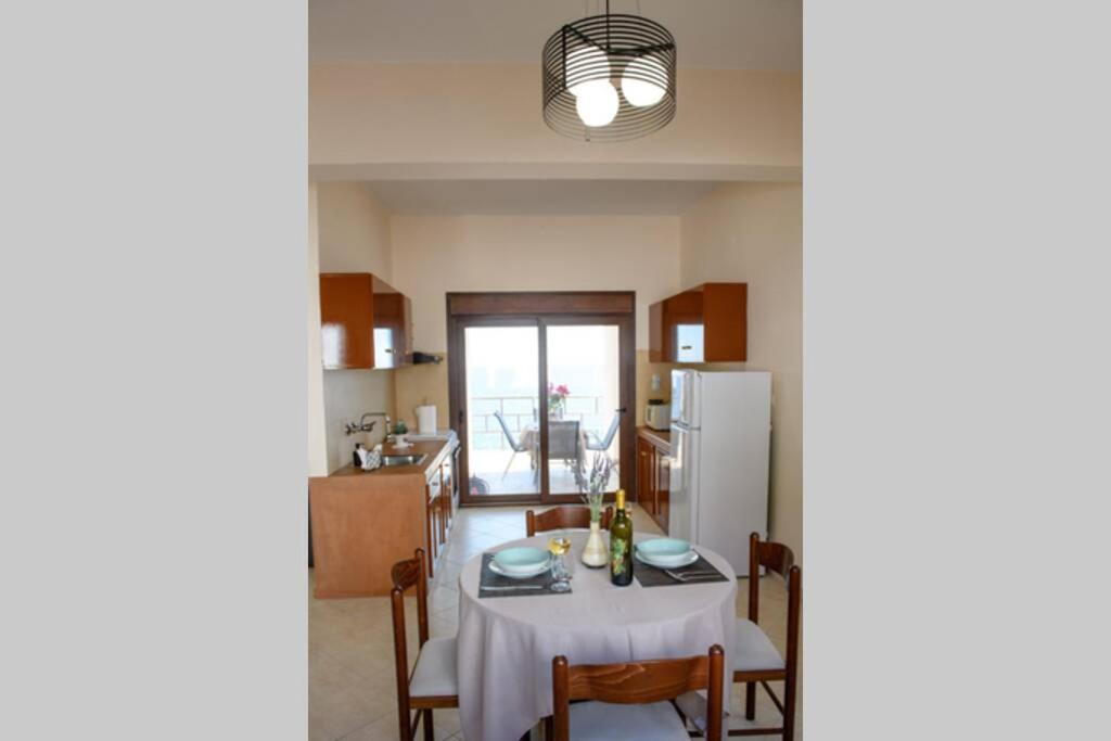 Effies House - Housity