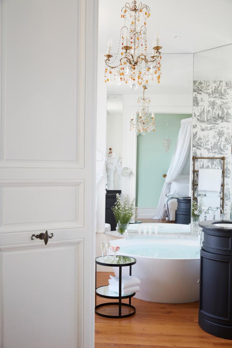 Salle de bains dans l'établissement Chateau de Sacy