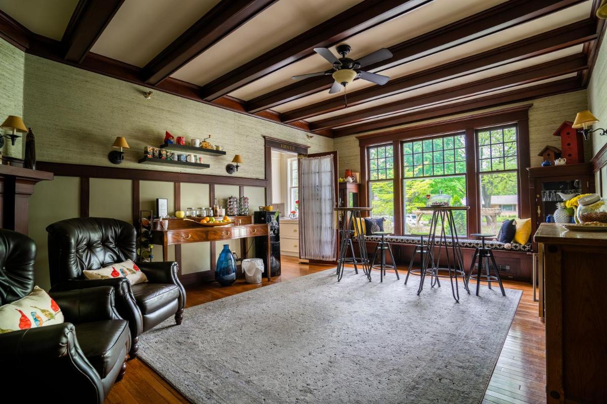 The Nordic Pineapple Bed and Breakfast - Housity