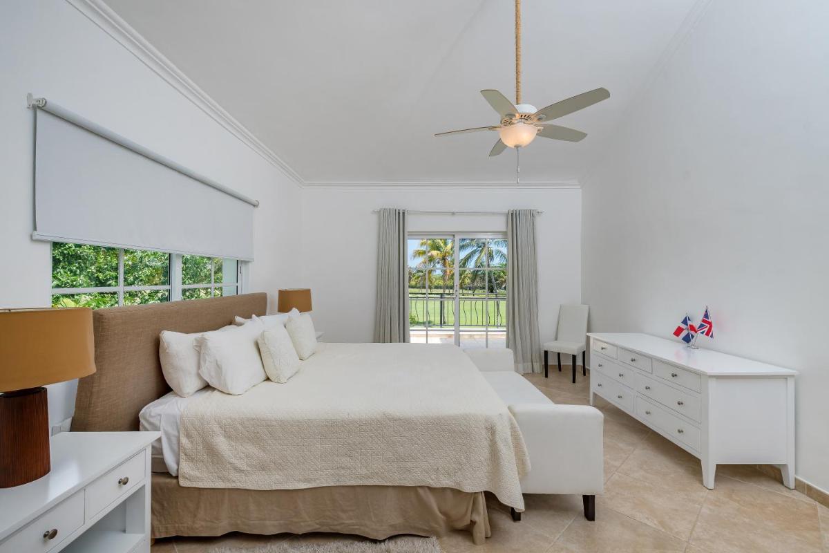 Luxury & Modern Villa with Pool at Cocotal Golf & Country Club - Housity
