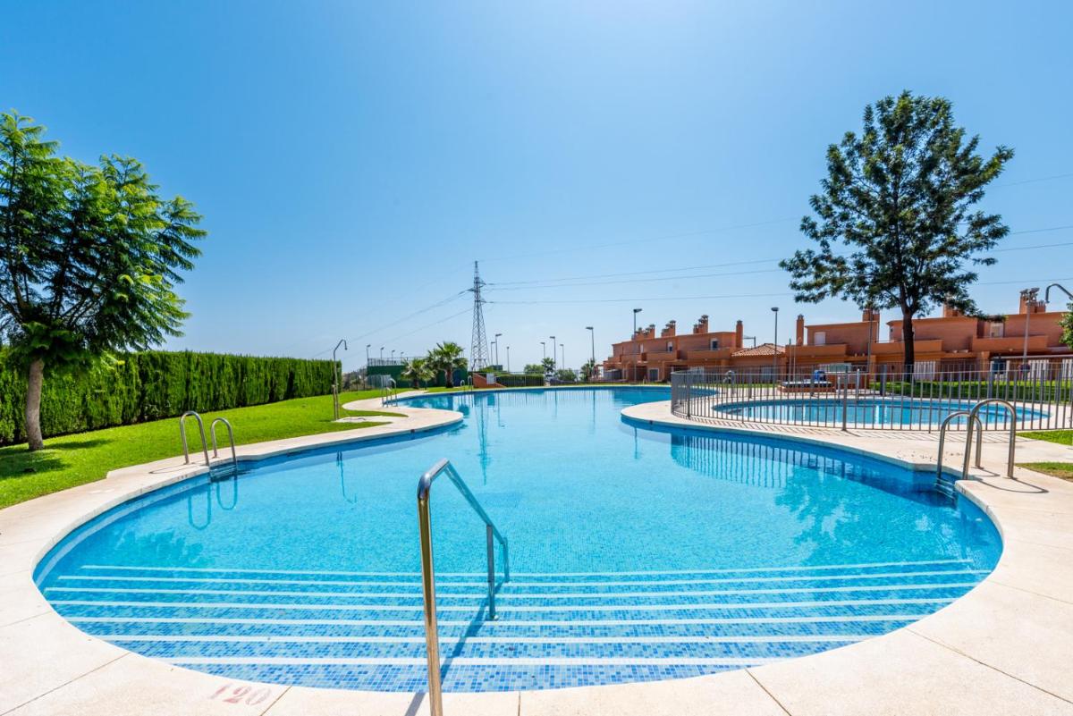 Suitetrails - WintowinRentals Panoramic Views, Terraze & Pools