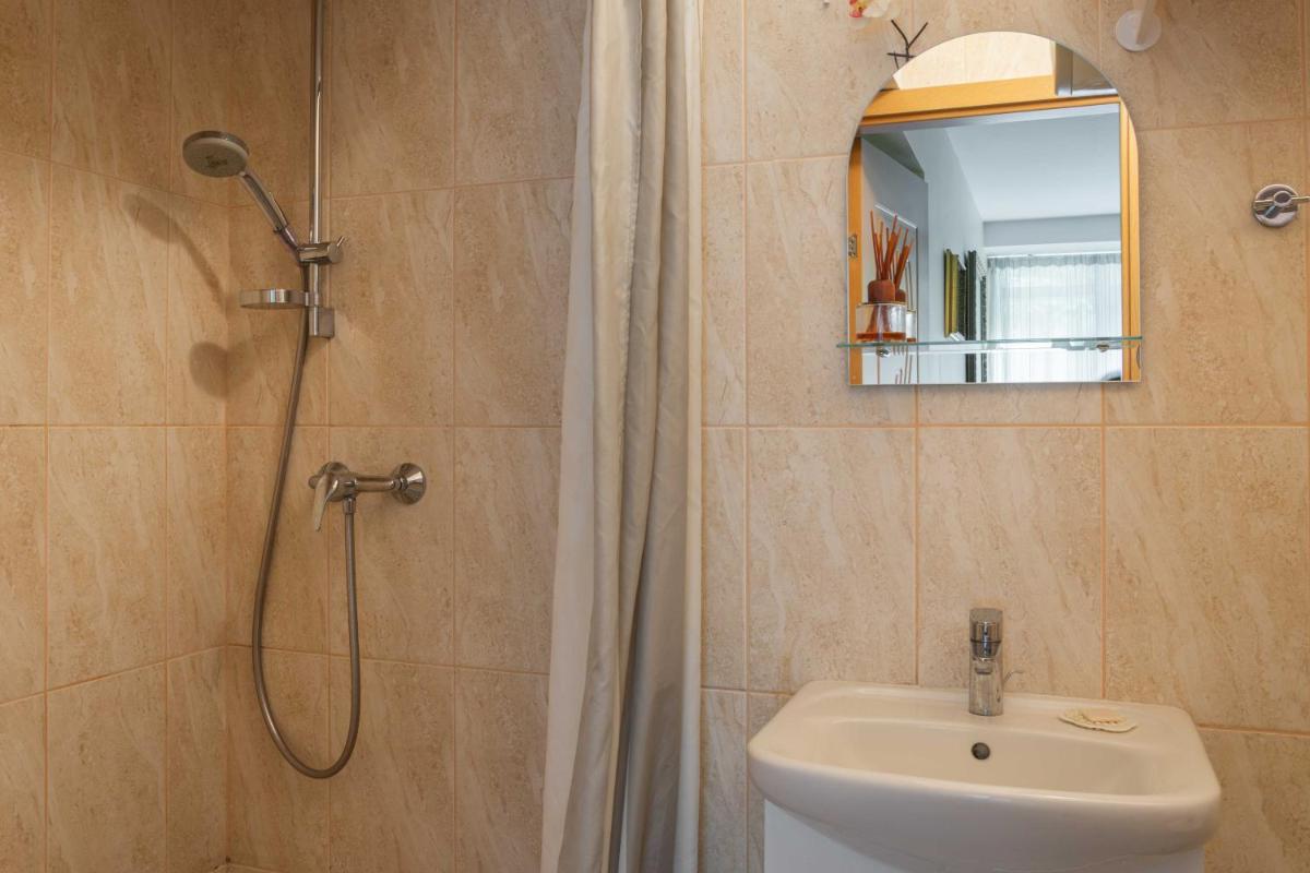 Family-friendly 2 rooms apartment with view to a forest - Housity
