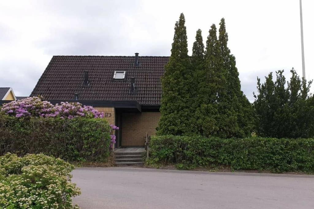 7 bädds villa på Teleborg, sjönära - Housity