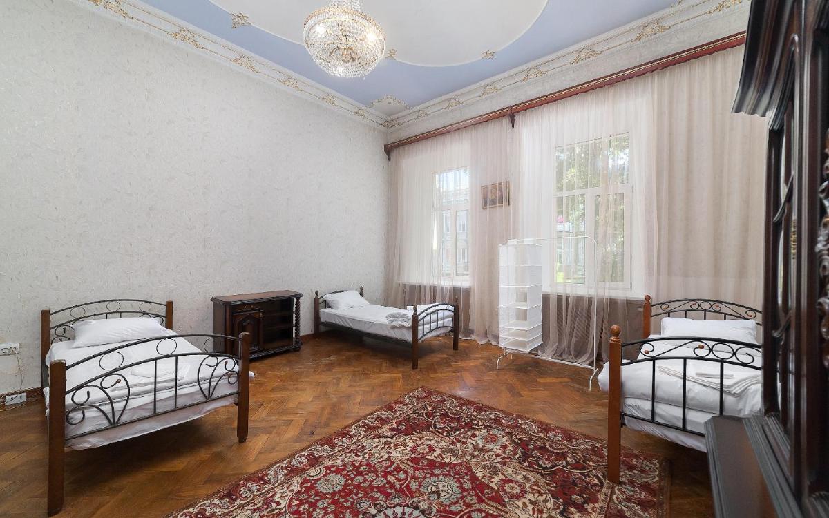 babushka Grand HOSTEL - Housity