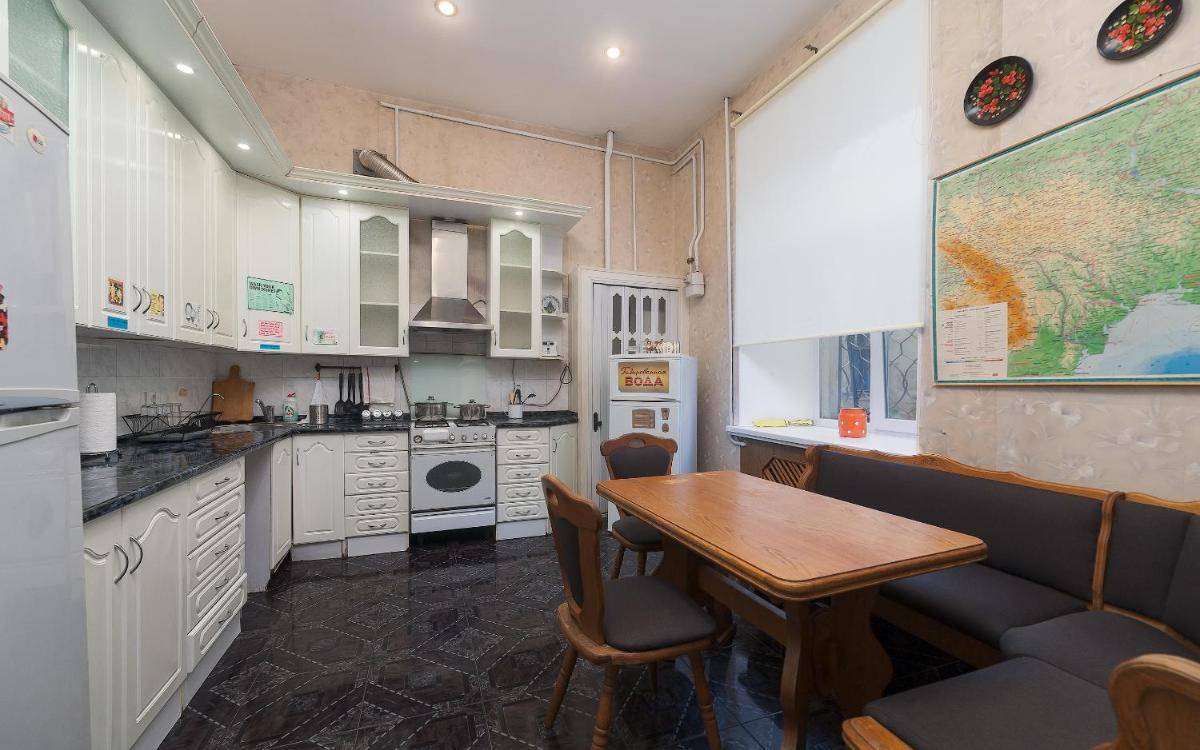 babushka Grand HOSTEL - Housity