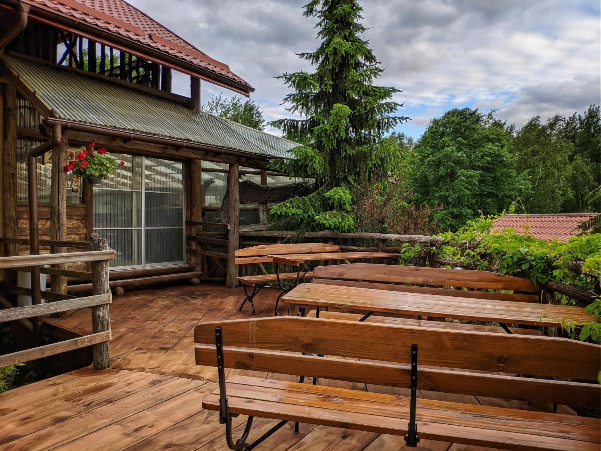 Ranczo Trzejmy - Housity