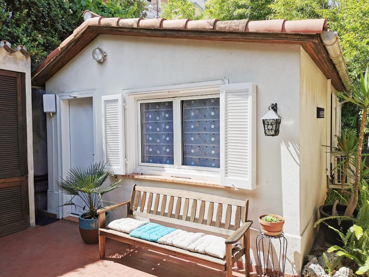 Nice - Charming little house with terrace - Housity