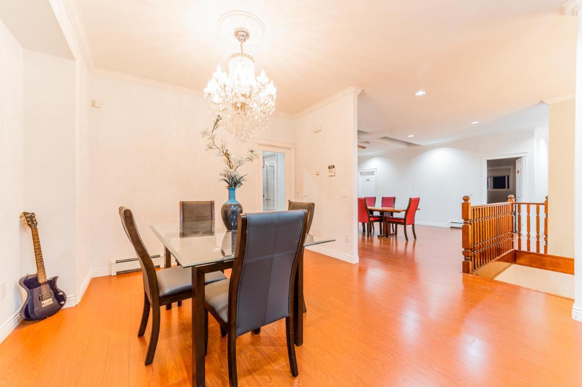 Lee's Place - Housity